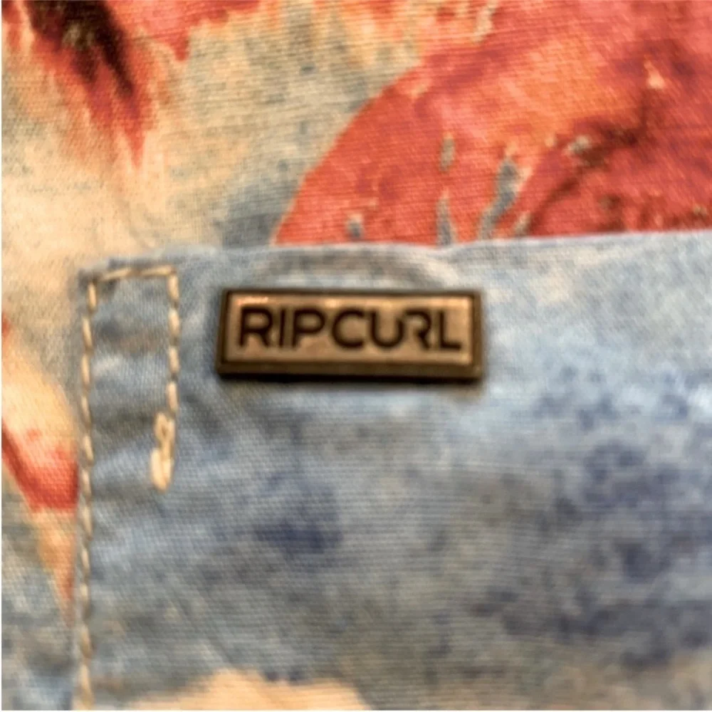 Rip Curl Short Sleeve Button Down Shirt Tropical Palm Tree Ocean Print